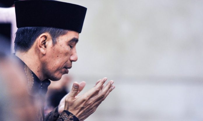 Indonesia Joko Widodo Islam Prayer 960x576