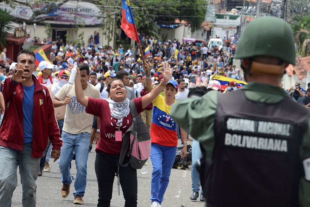 Venezuelans demonstrate against President Nicolás Maduro (REUTERS/Carlos Eduardo Ramirez)