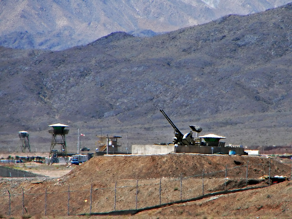 Gun emplacements around the heavily-guarded uranium enrichment plant at Natanz (Credit: Wikimedia Commons)