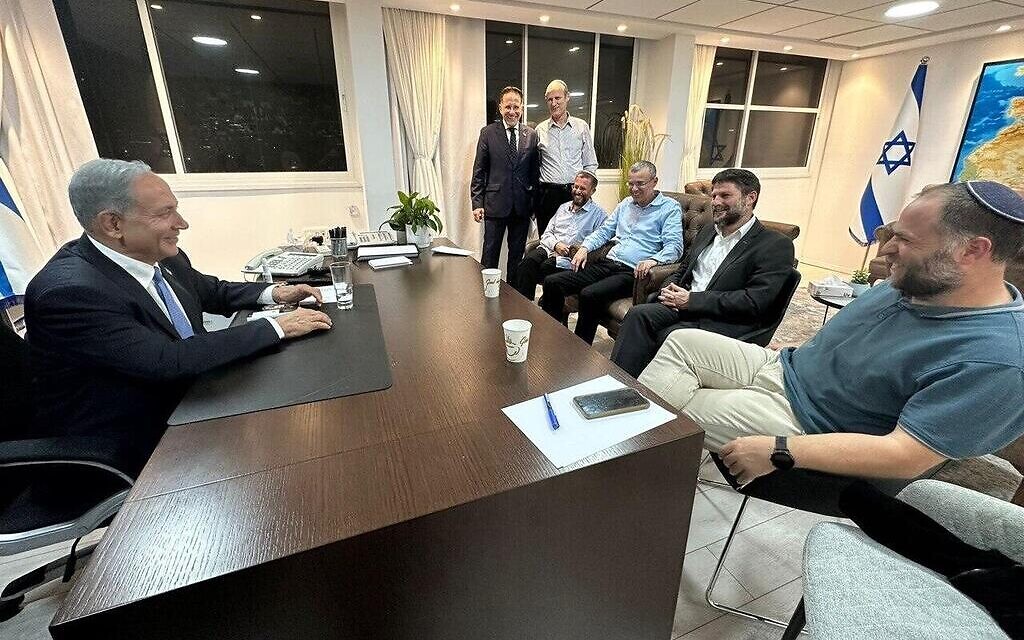 Netanyahu (left) with Smotrich (second from right), and other representatives of the Religious Zionism party (Image: Twitter)