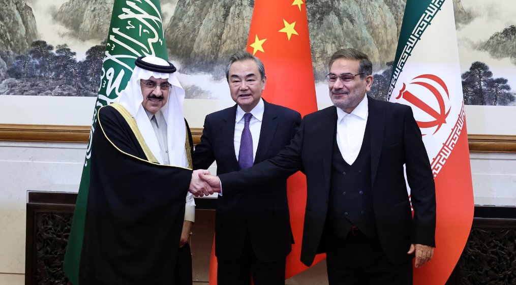 Chinese diplomat Wang Yi (middle), Ali Shamkhani, secretary of Iran’s Supreme National Security Council (right), and Saudi Minister of State Musaad bin Mohammed Al Aiban announce the normlisation deal in Beijing on March 10 (Image: Xinhua)