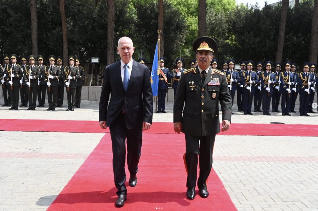 Israeli Defence Minister Yoav Gallant with his Azerbaijani counterpart Zakir Hasanov in Baku (Image: Embassy of Israel, Azerbaijan)