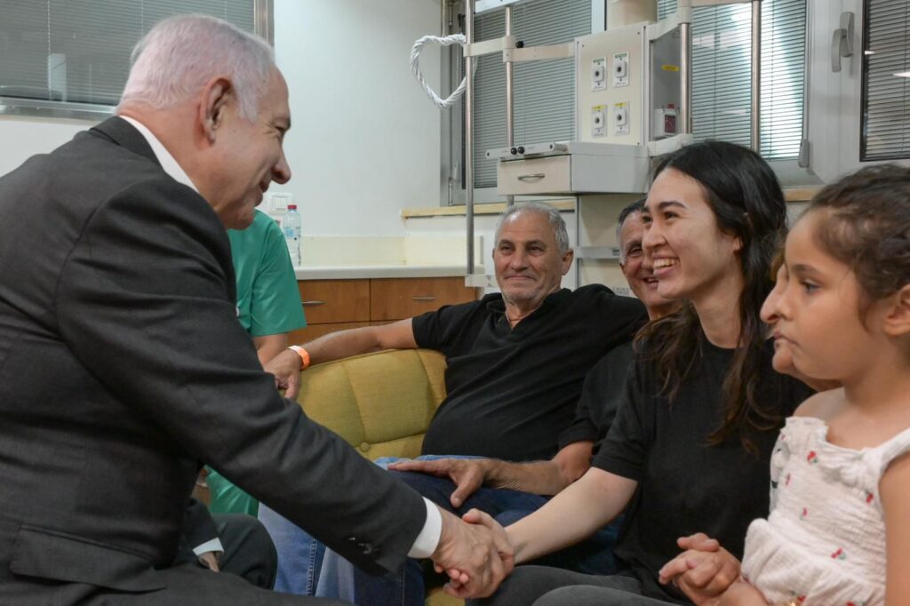 Netanyahu greets rescued hostage Noa Argamani (Image: GPO/Flickr)