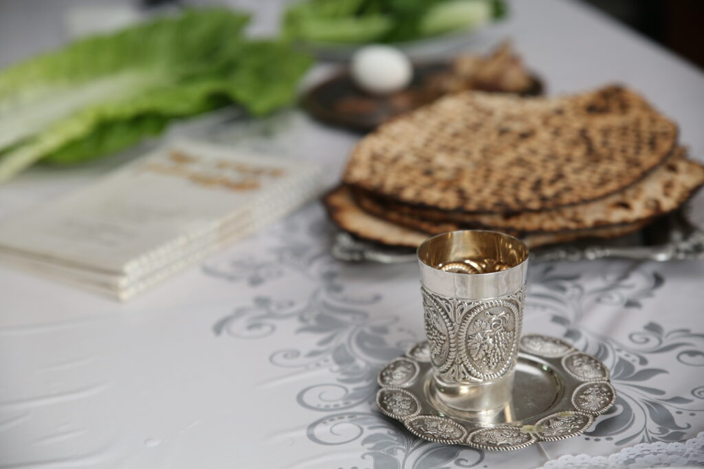 Seder table setting (Image: Shutterstock)