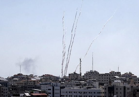 A picture taken from the Gaza Strip on May 4, 2019 shows rockets being launched toward Israel (MAHMUD HAMS / AFP)
