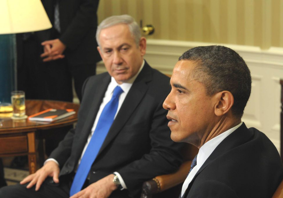Binyamin Netanyahu and Barack Obama in the Oval Office, 2013 (Credit: IGPO/Isranet)