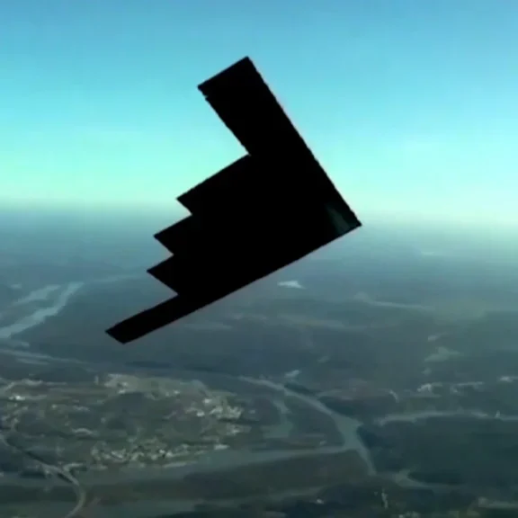 An American B2 bomber (screenshot)