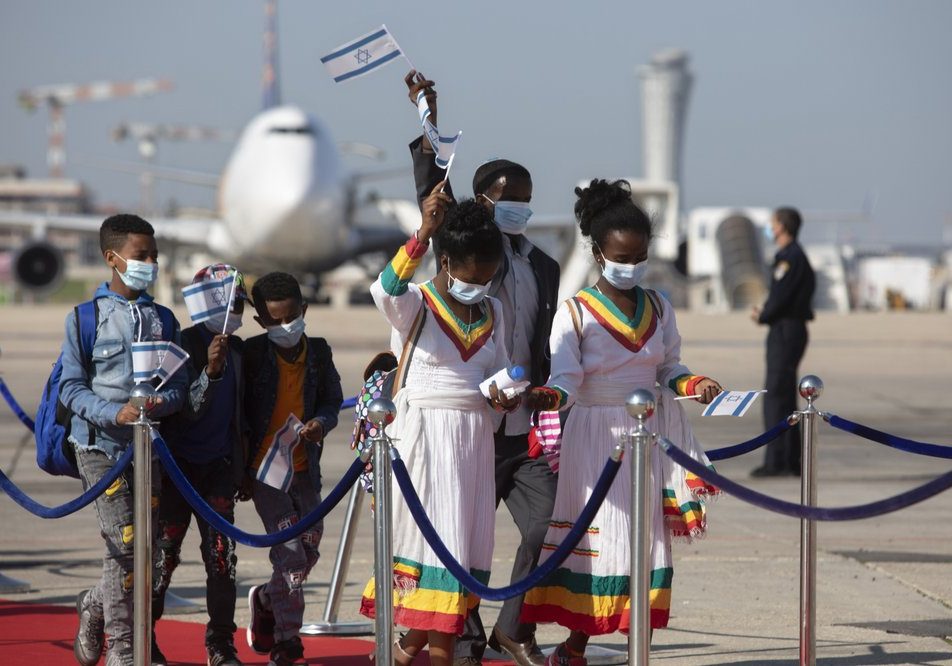 “Operation Rock of Israel”: Ethiopian immigrants arrive