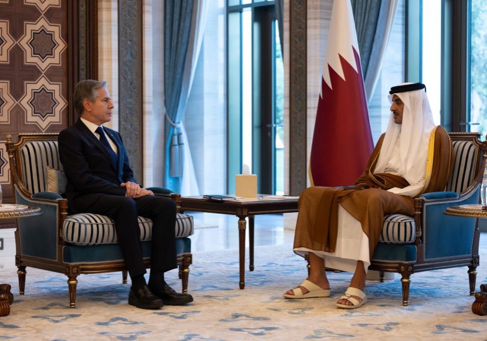 Secretary of State Antony Blinken with Qatari Emir Sheikh Tamim bin Hamad Al Thani in Doha, Qatar (Image: Alamy Live News)