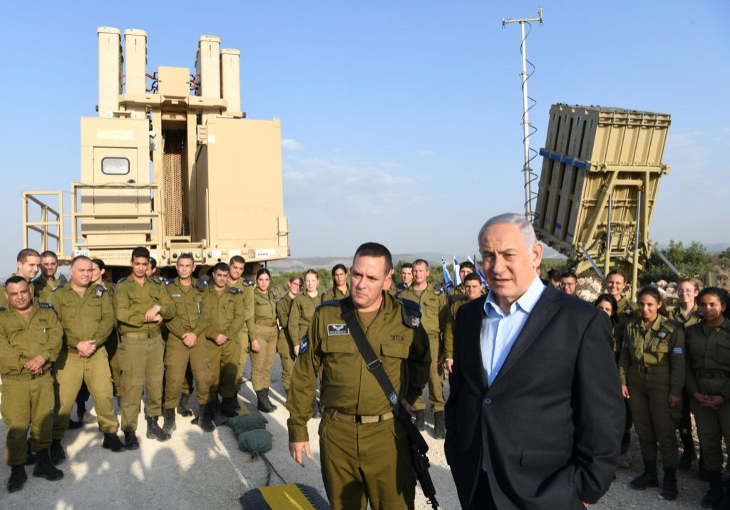 Brig-Gen. Ran Kochav (centre) with Israeli PM Netanyahu and some of his equipment and soldiers