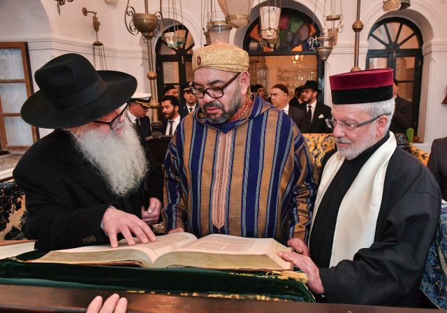 Moroccan King Mohammed VI visits a synagogue in Essaouira, Morocco, in January this year. (Photo credit: Maghreb Arab Press)