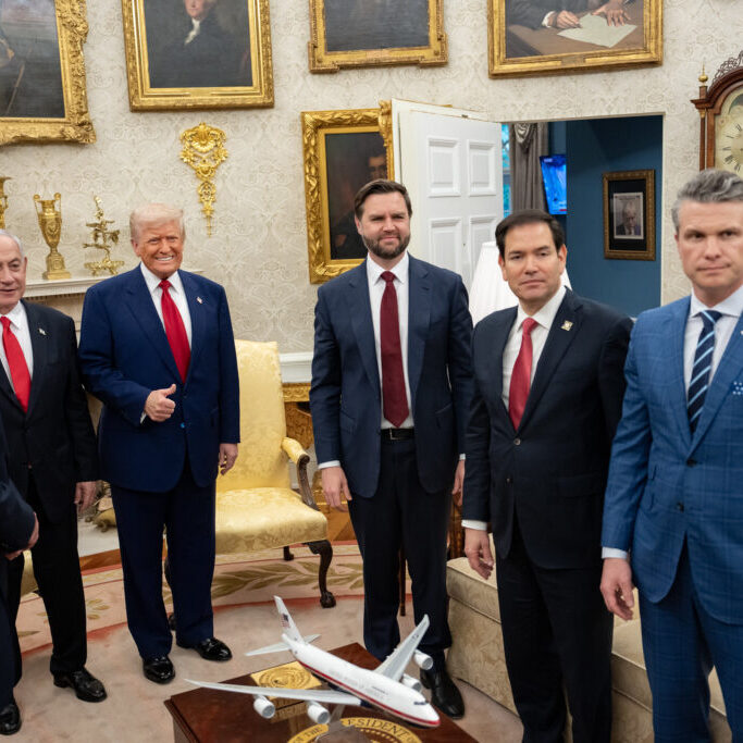54436540212 89ec763035 K Trump, Netanyahu and their teams at their last-minute summit on April 7, which Netanyahu had expected to be focused upon tariffs, but ended up being about Iran (Image: Whitehouse.gov/ Flickr)