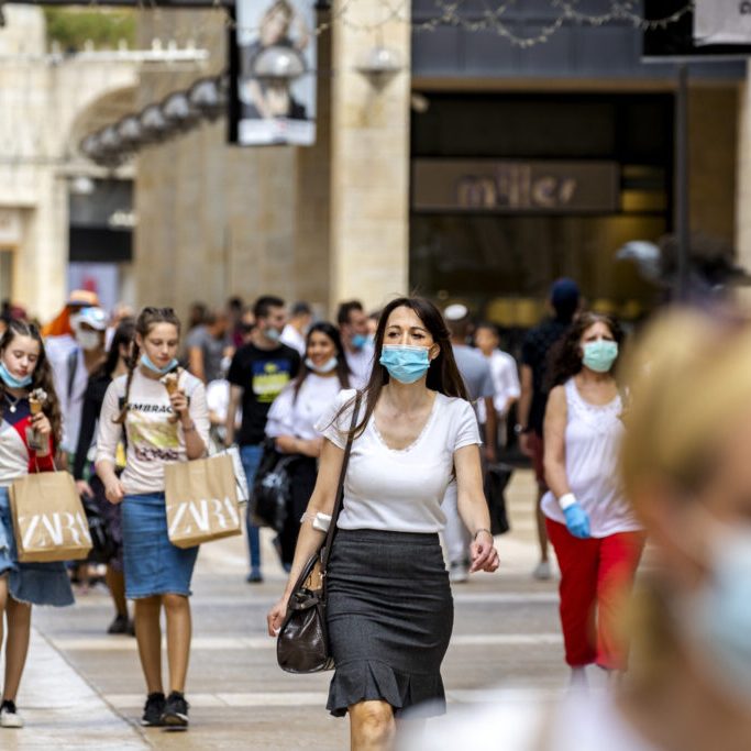 Jerusalemites walk and shop at the Mamilla Mall near Jerusalem's Old City on June 4, 2020. Israelis are back in the shops – but unemployment remains at an unprecedented high. Photo by Olivier Fitoussi/Flash90