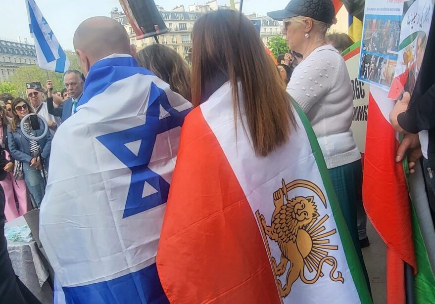 At rallies across the world, it’s not unusual to see the former Iranian flag being waved proudly alongside Israeli flags (Image: X/ Twitter)