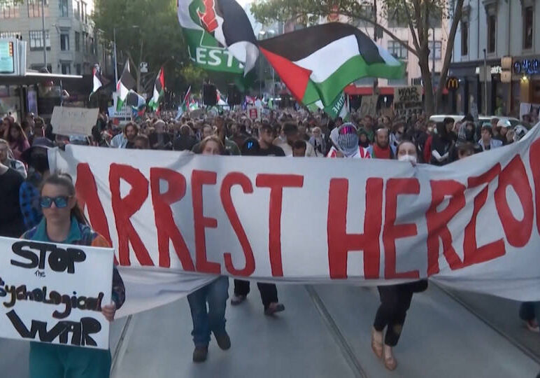 Protesters rally against Israeli President Isaac Herzog in Melbourne (Image: Democracy Now/ X)