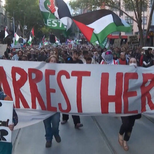 Protesters rally against Israeli President Isaac Herzog in Melbourne (Image: Democracy Now/ X)