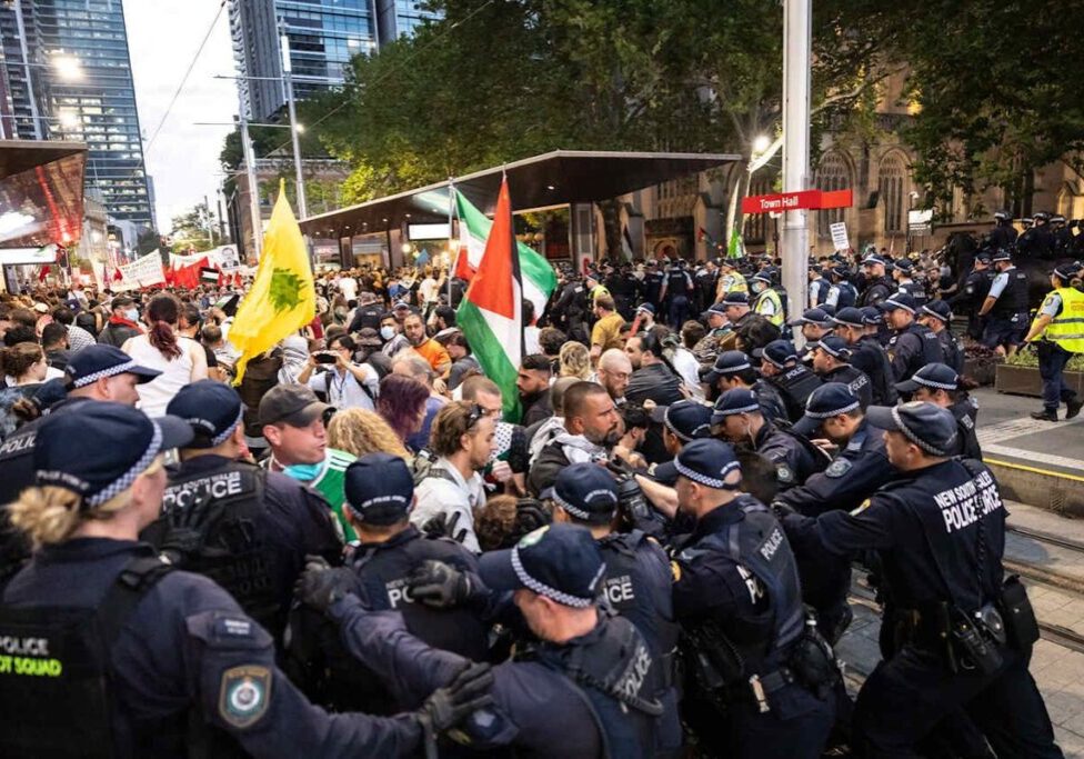 Protesters in Sydney (Image: X)