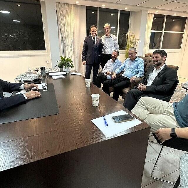 Netanyahu (left) with Smotrich (second from right), and other representatives of the Religious Zionism party (Image: Twitter)