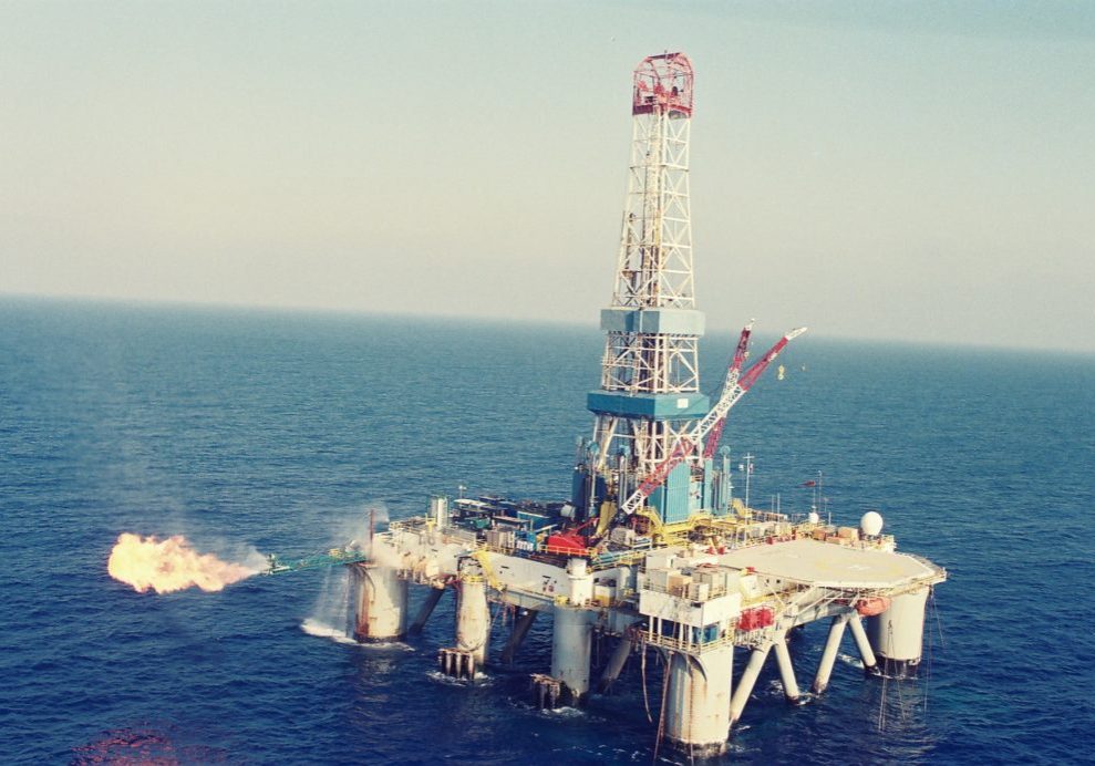 Gas for Gaza? An Israeli natural gas platform in the Mediterranean (Credit: Wikimedia Commons)
