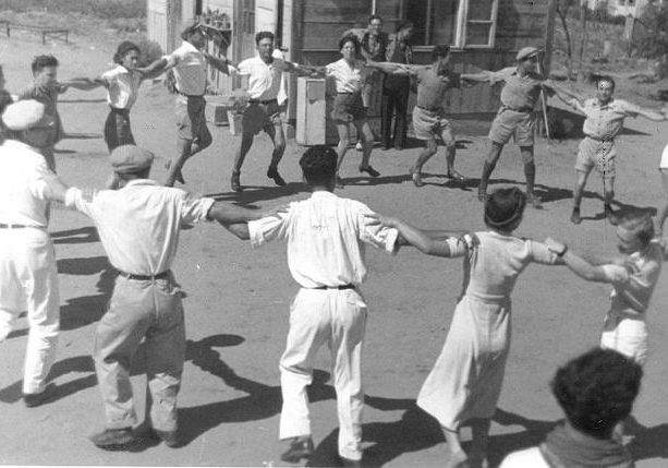 The dancers who celebrated israel’s Declaration of Independence in 1948 were in effect celebrating a major turning point in the long history of the Jewish people (Image: Wikimedia Commons)