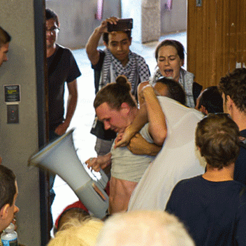 Anti-Israel agitators disrupt expert presentation