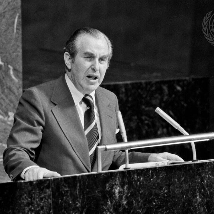 Then Israeli Ambassador to the UN Chaim Herzog addressing the General Assembly, 10 November 1975 (UN Photo/Michos Tzovaras)