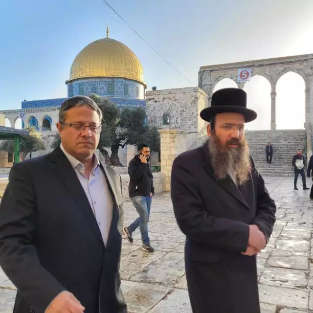 Early morning visit: Itamar Ben-Gvir on the Temple Mount (Image: Twitter)