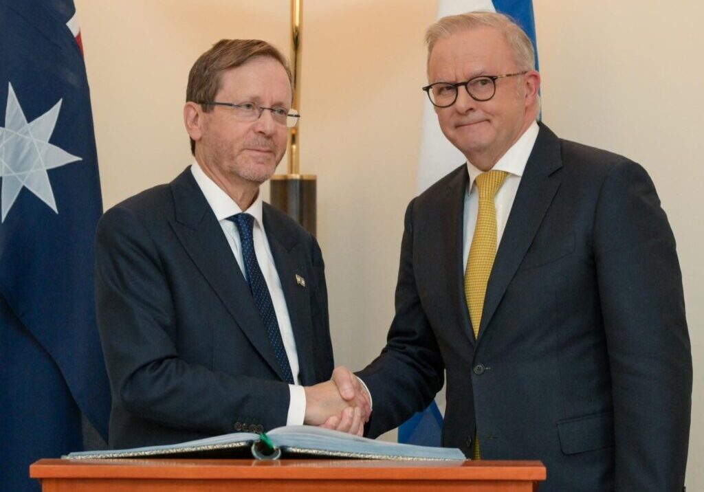 Israeli President Isaac Herzog with Prime Minister Anthony Albanese at Parliament House, Canberra (Image: Ma'ayan Toaf/ GPO)
