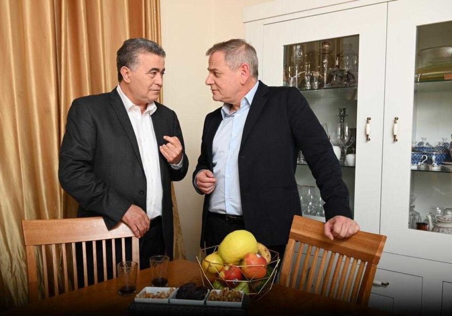 Israel’s new left-wing alliance: Labor’s Amir Peretz and Meretz’s Nitzan Horowitz