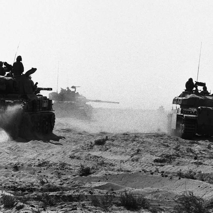 Israeli tanks in the Sinai Desert, 1973 (Image: Public domain)
