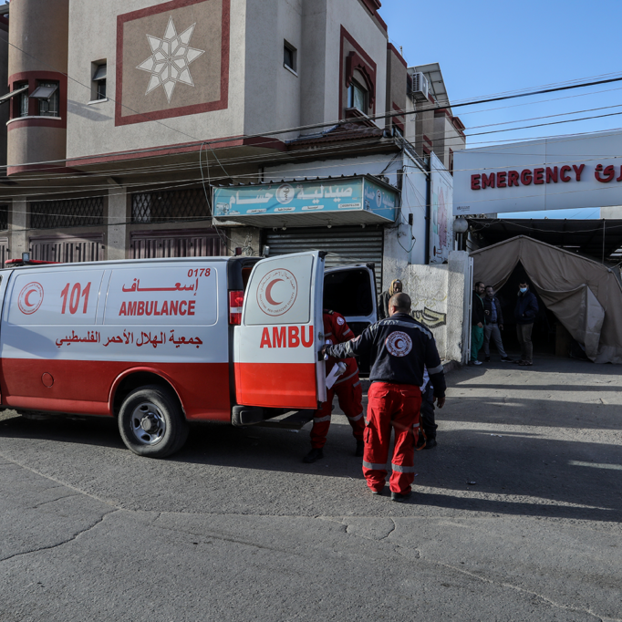 Palestinian Red Crescent workers from Al-Najjar Hospital in the city of Rafah, south of the Gaza Strip, on January 10, 2024 (Image: Shutterstock)