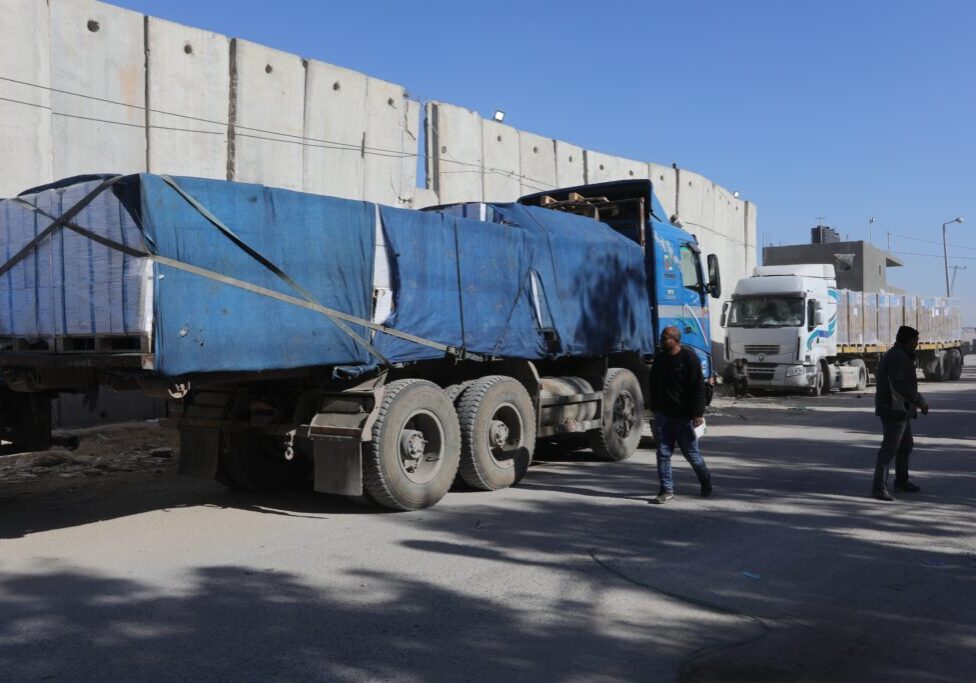 Aid trucks at the Kerem Shalom crossing (Image: Shutterstock)