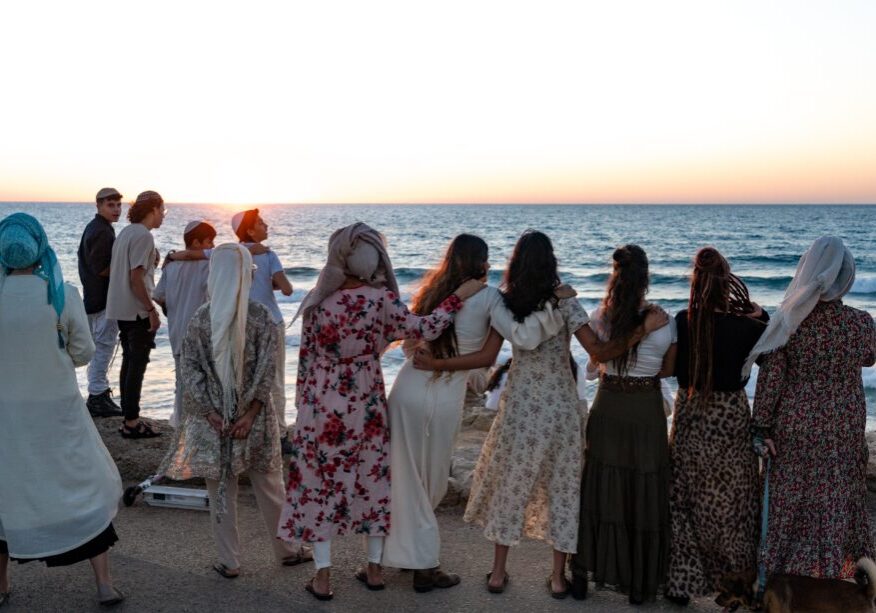 Prayer ceremony for Rosh Hashana (Jewish New Year) on the Tel Aviv Promenade (Image: Shutterstock)