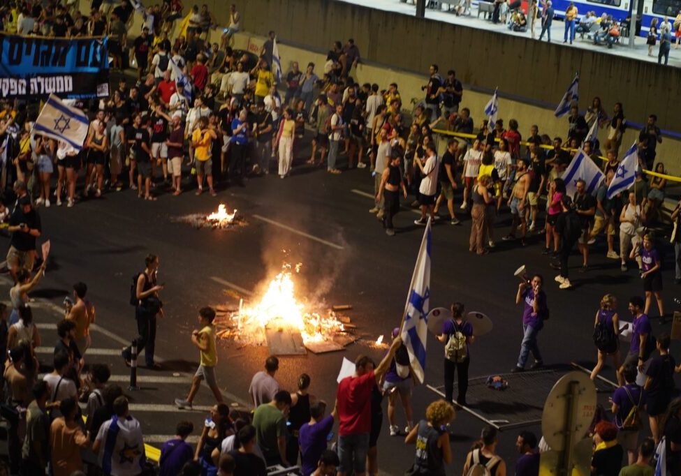 Protesters gather in central Tel Aviv calling on the Israeli government to sign an agreement for the release of hostages held in Gaza (Image: Shutterstock/ Vladi Konov)