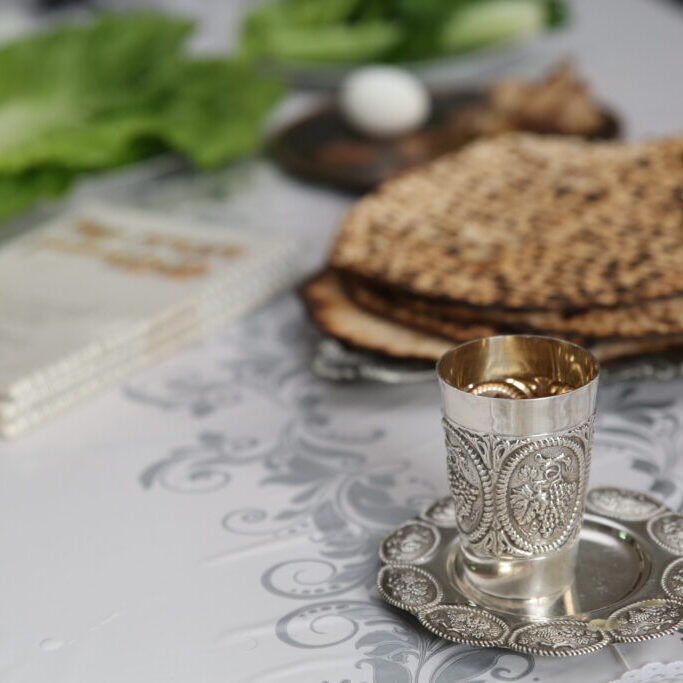 Seder table setting (Image: Shutterstock)